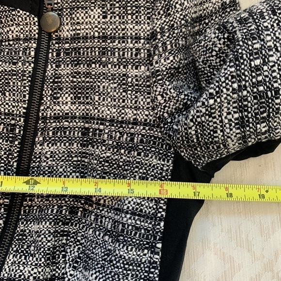 Akris Punto Zip Up Tweed Belted Jacket Size 10 - Picture 5 of 8